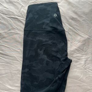 Lululemon camo aligns